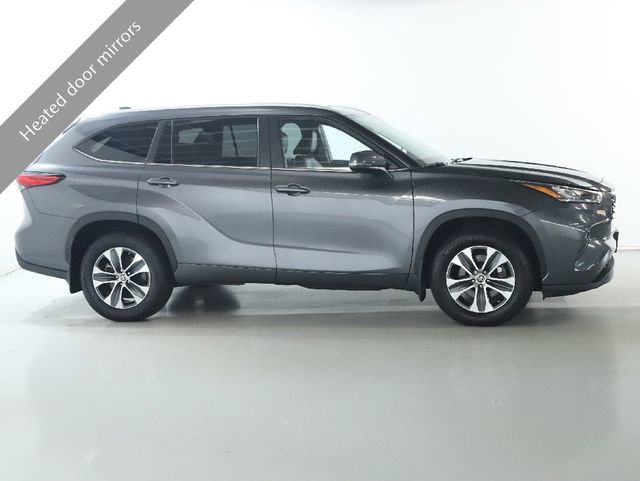 Used 2023 Toyota Highlander Limited image 11