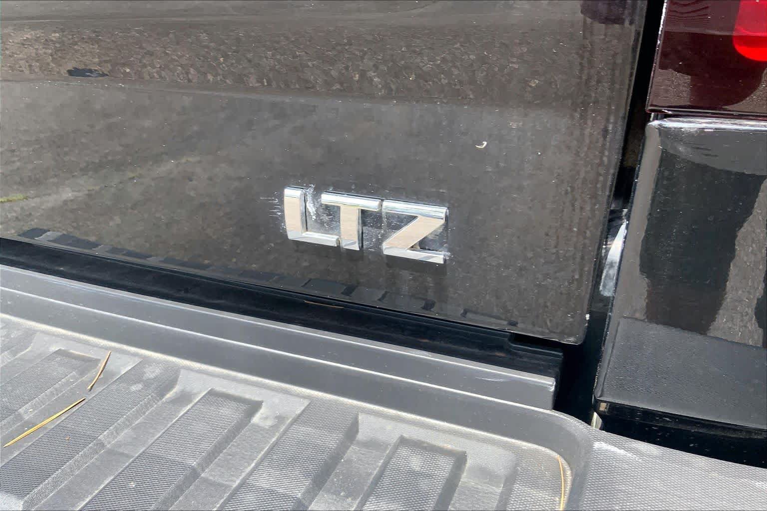 Used 2015 Chevrolet Silverado 3500 LTZ AWD/4WD image 9