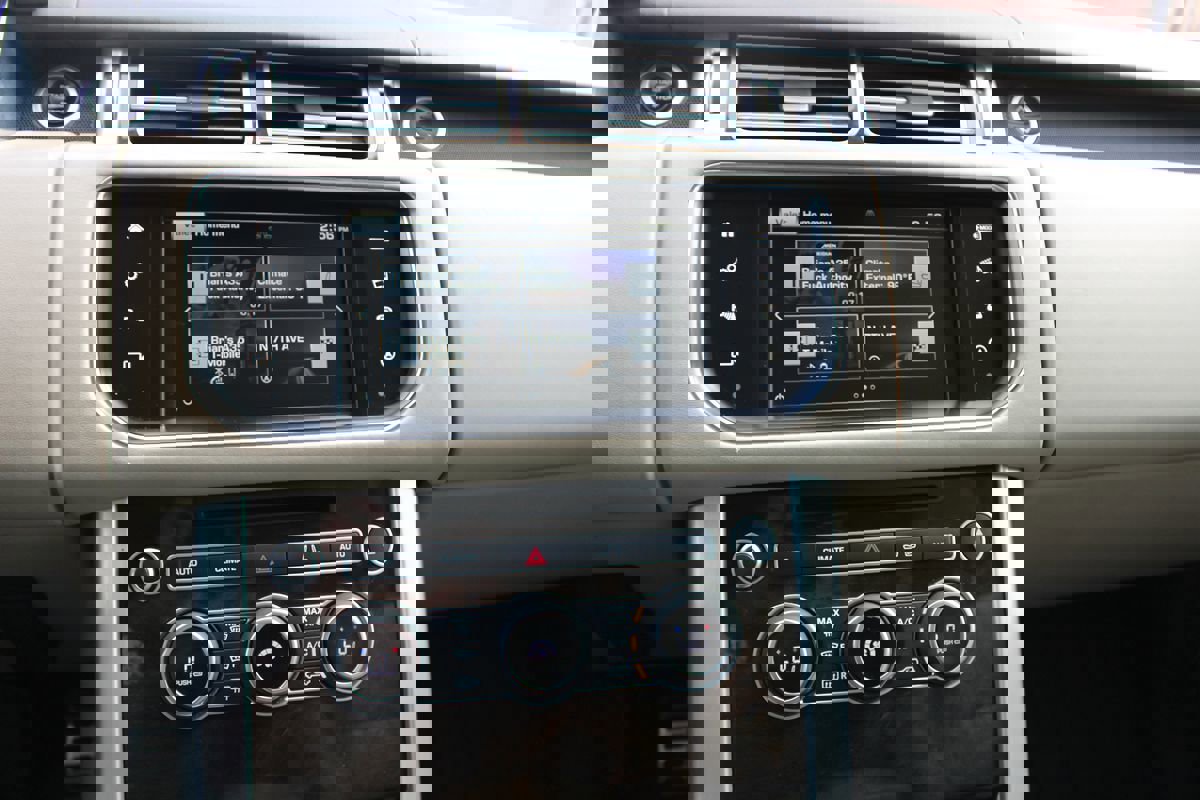 Used 2016 Land Rover Range Rover Supercharged AWD/4WD image 44