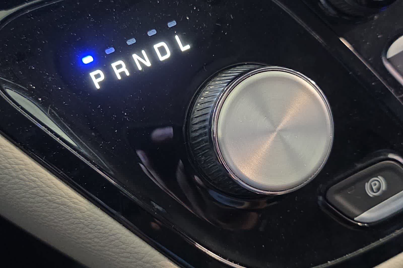 Used 2023 Chrysler Pacifica Touring-L FWD image 23