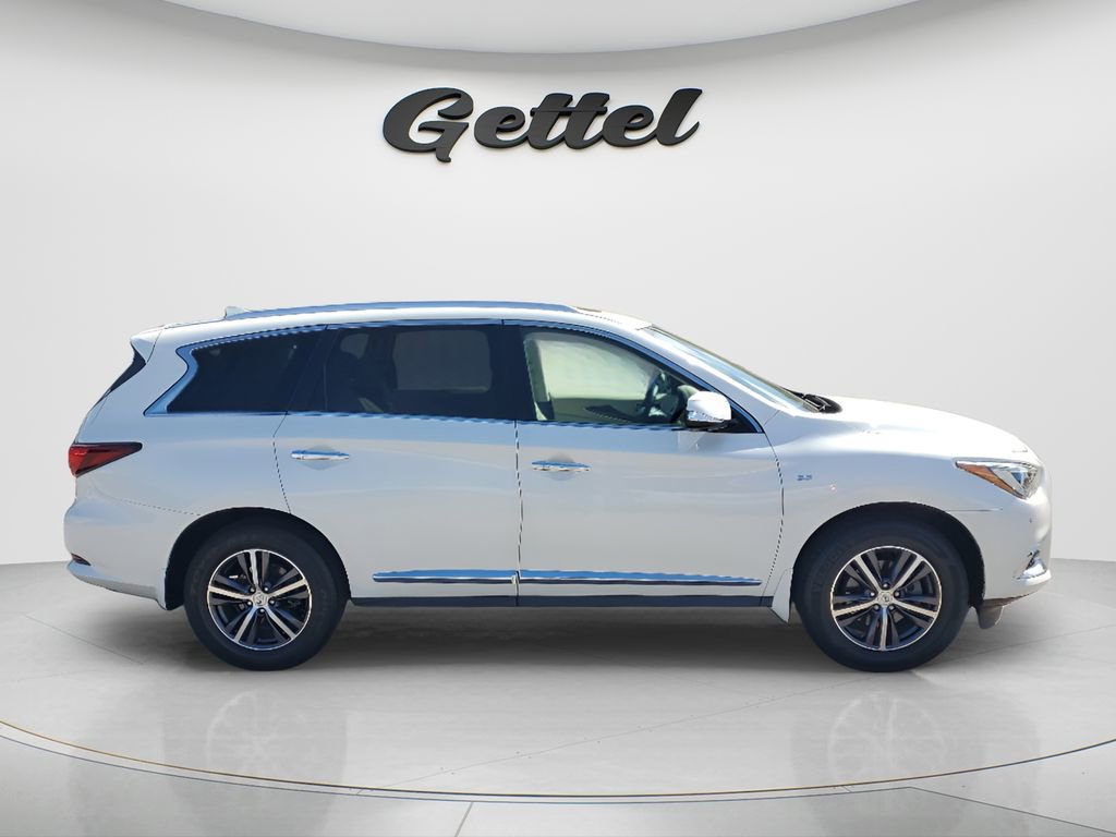 Used 2019 INFINITI QX60 Luxe w/ Essential Package image 3