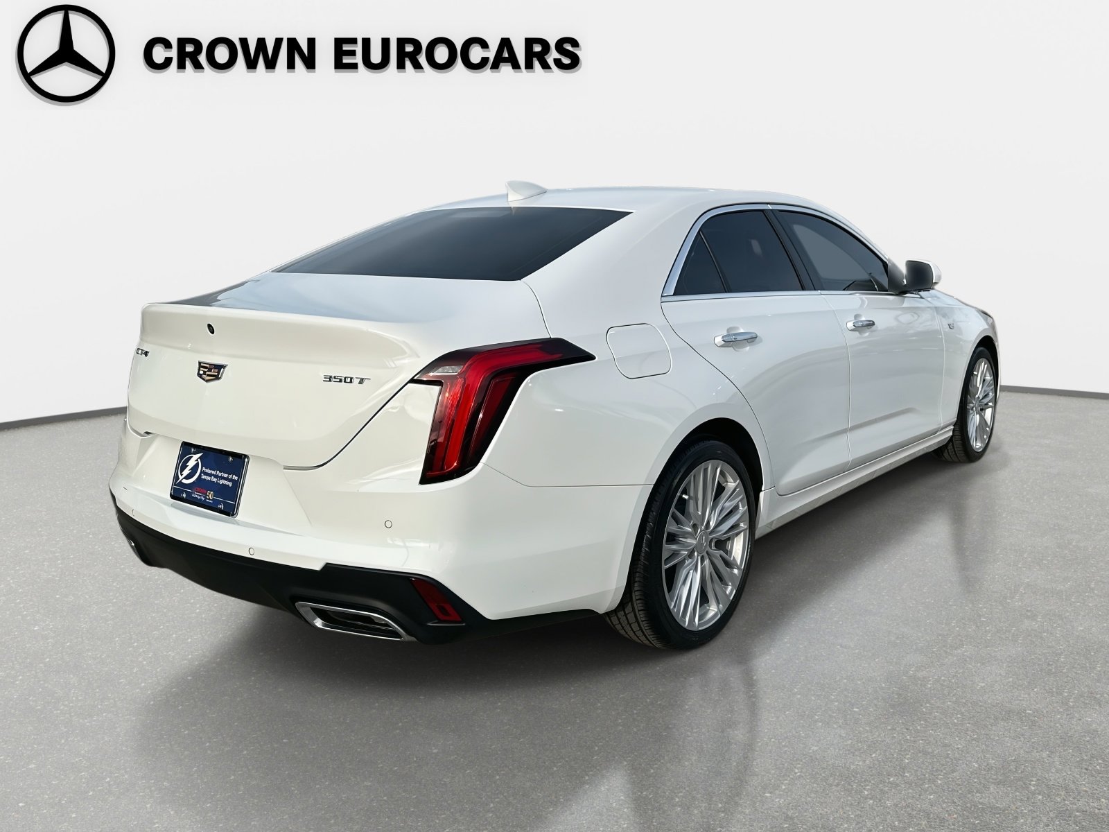 Used 2025 Cadillac CT4 Premium Luxury image 5