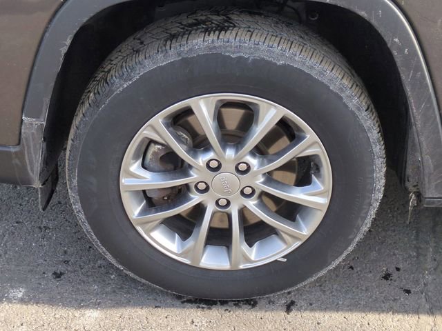 Used 2021 Jeep Cherokee Latitude Plus AWD/4WD image 33