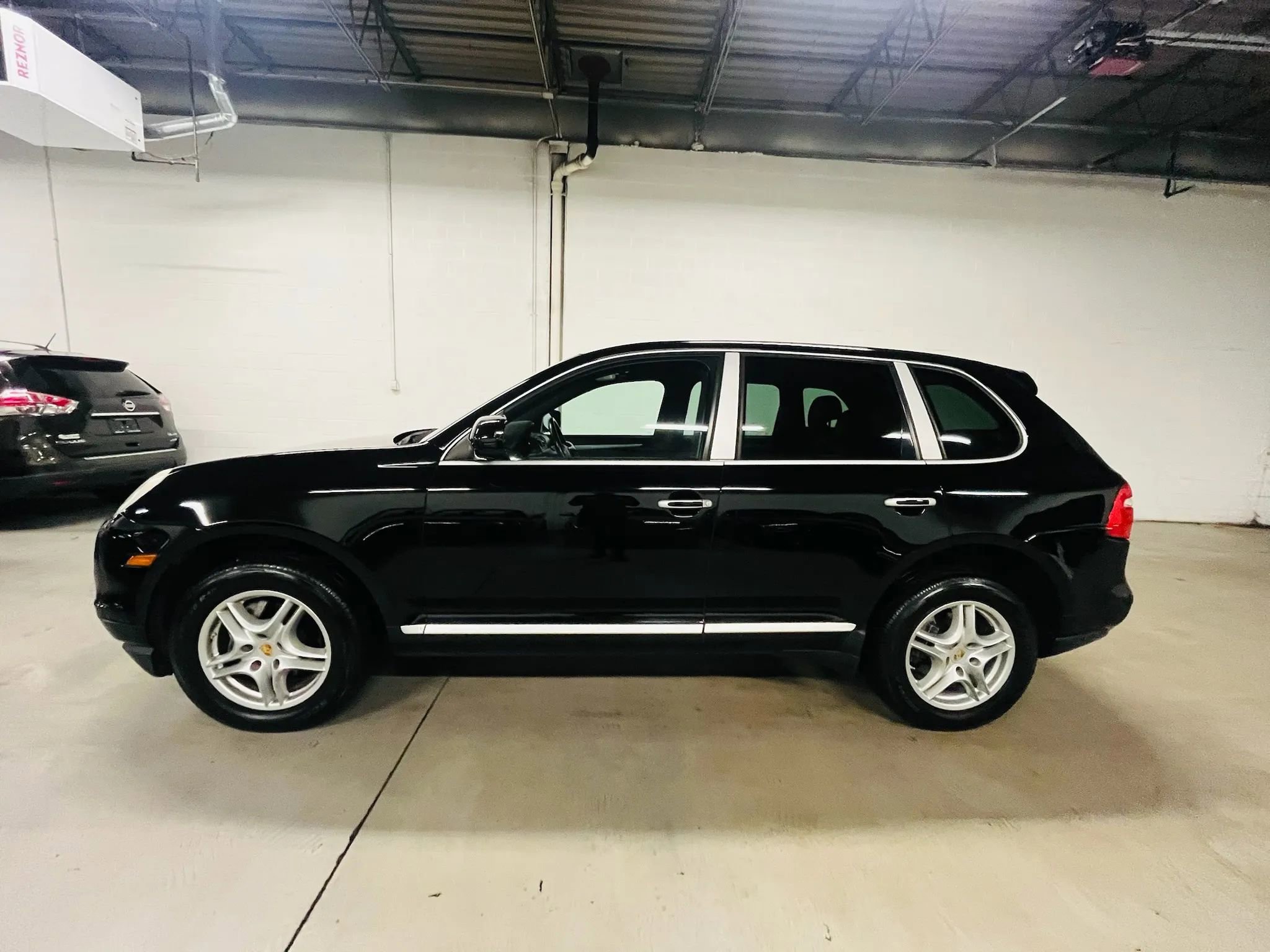 Used 2010 Porsche Cayenne image 5