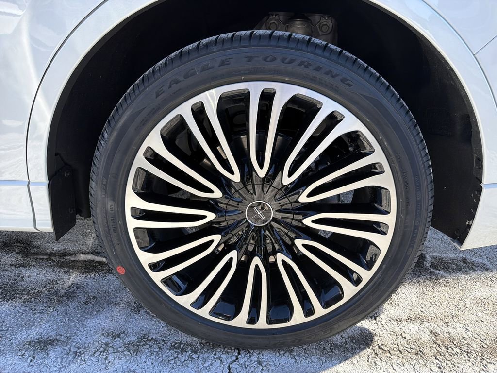 New 2026 Lincoln Aviator Black Label w/ Dynamic Handling Package image 13