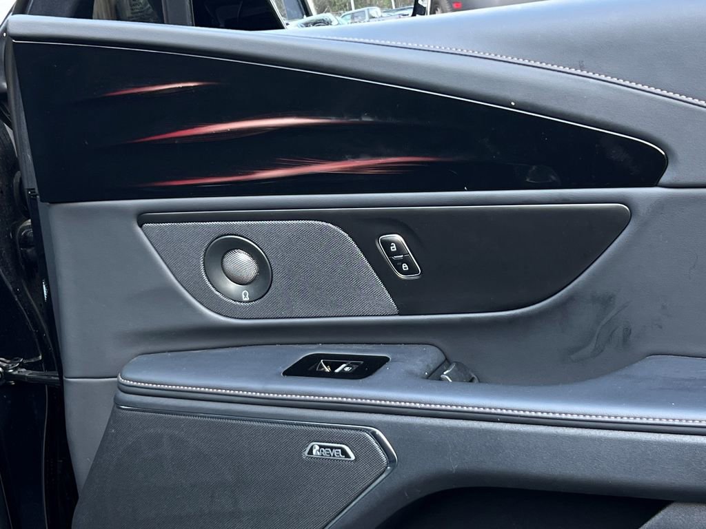 Used 2024 Lincoln Nautilus Premier w/ Equipment Group 102A image 12