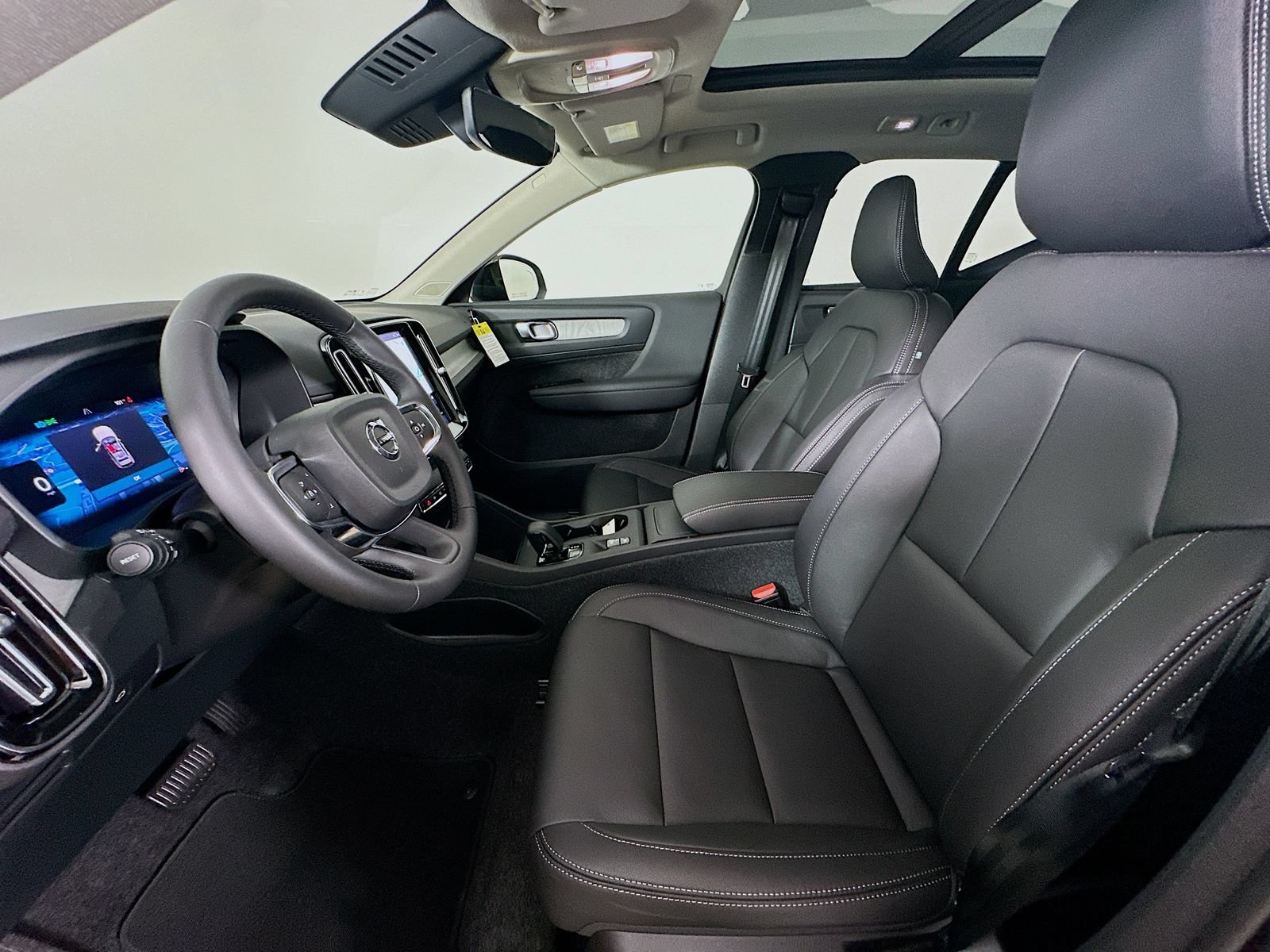 New 2026 Volvo XC40 B5 Core w/ Protection Package Premier AWD/4WD image 32