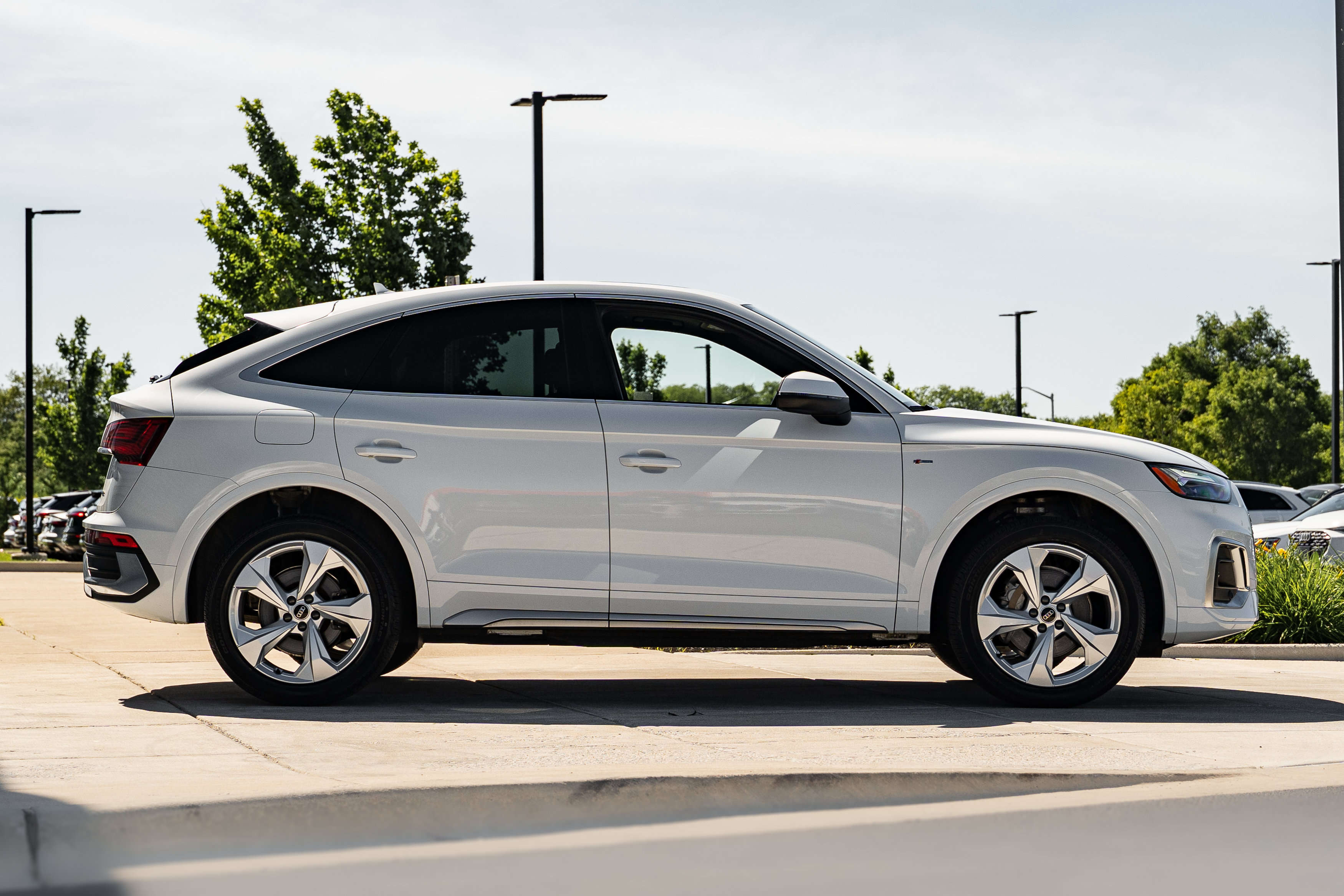 Certified 2023 Audi Q5 2.0T Premium w/ Convenience Package AWD/4WD image 3