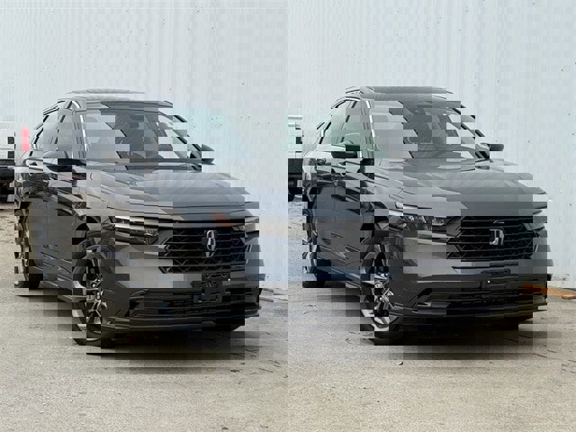 Used 2023 Honda Accord EX image 2