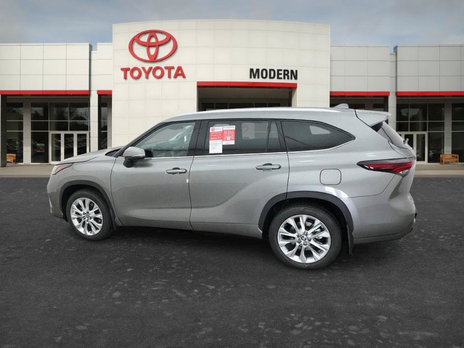 New 2026 Toyota Highlander Limited AWD/4WD image 15