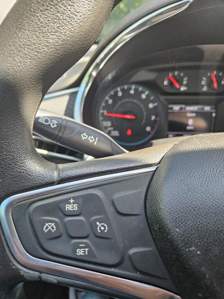 Used 2018 Chevrolet Malibu LT image 16