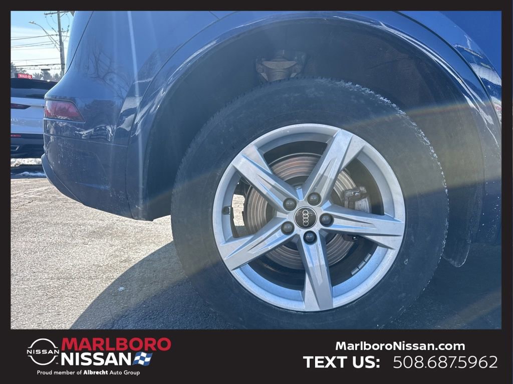 Used 2023 Audi Q5 2.0T Premium w/ Convenience Package image 9