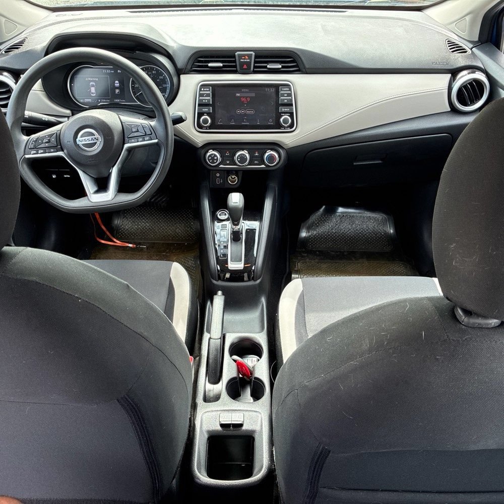 Used 2021 Nissan Versa SV FWD image 5