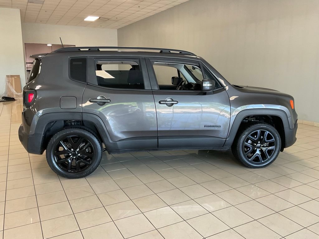Used 2018 Jeep Renegade Altitude AWD/4WD image 7