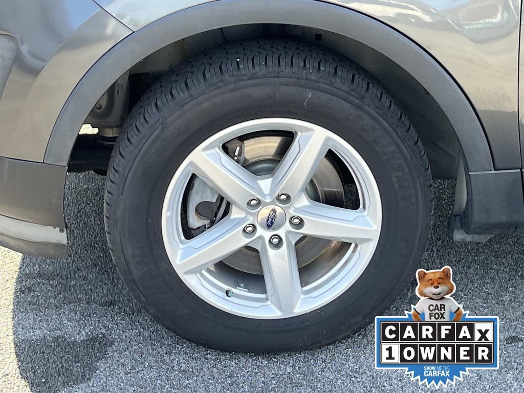 Used 2017 Ford Explorer XLT image 11