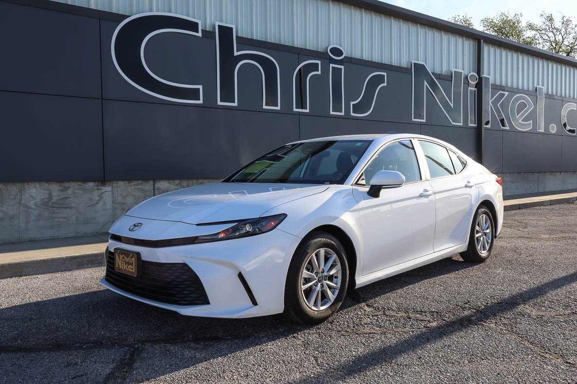 Used 2025 Toyota Camry LE FWD image 1