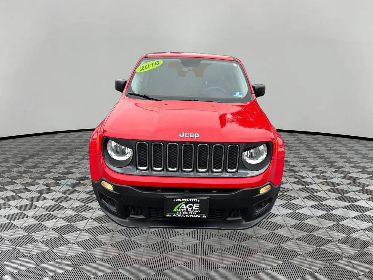 Used 2016 Jeep Renegade Sport w/ Power & Air Group FWD image 3