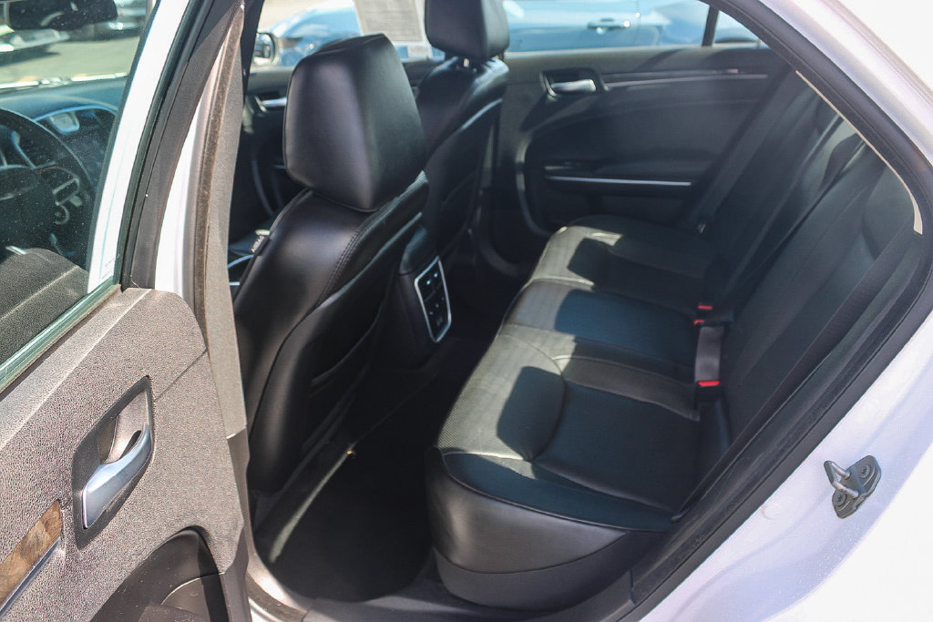 Used 2021 Chrysler 300 Touring L AWD/4WD image 21
