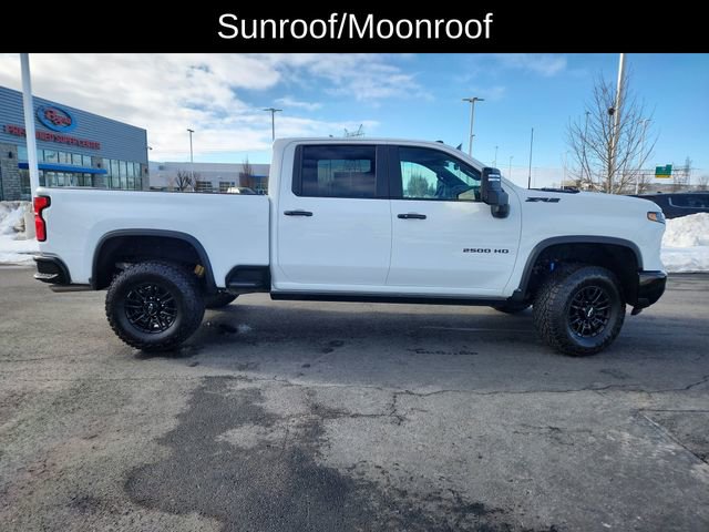 Used 2025 Chevrolet Silverado 2500 ZR2 w/ Technology Package image 11