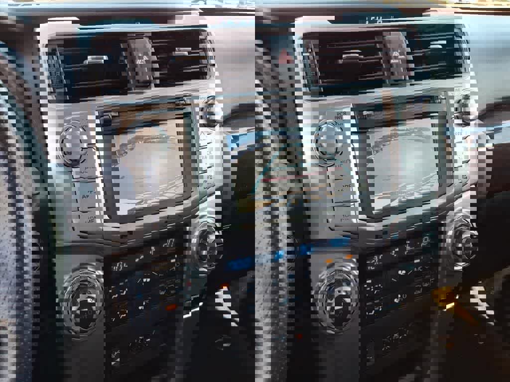 Used 2014 Toyota 4Runner Limited image 21