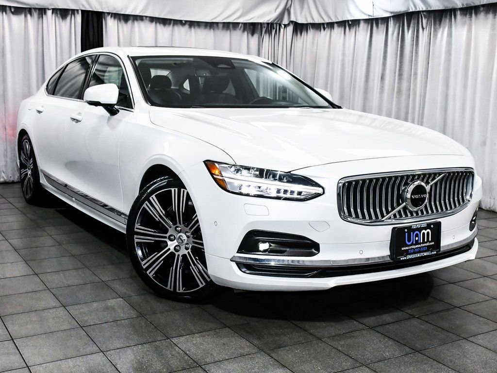 Used 2023 Volvo S90 B6 Ultimate w/ Protection Package image 3