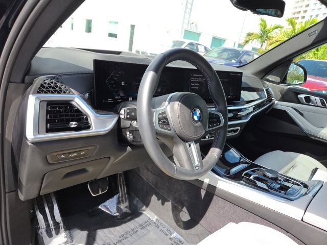 Used 2025 BMW X5 M60i w/ Climate Comfort Package image 28