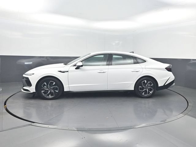 Used 2025 Hyundai Sonata SEL FWD image 2