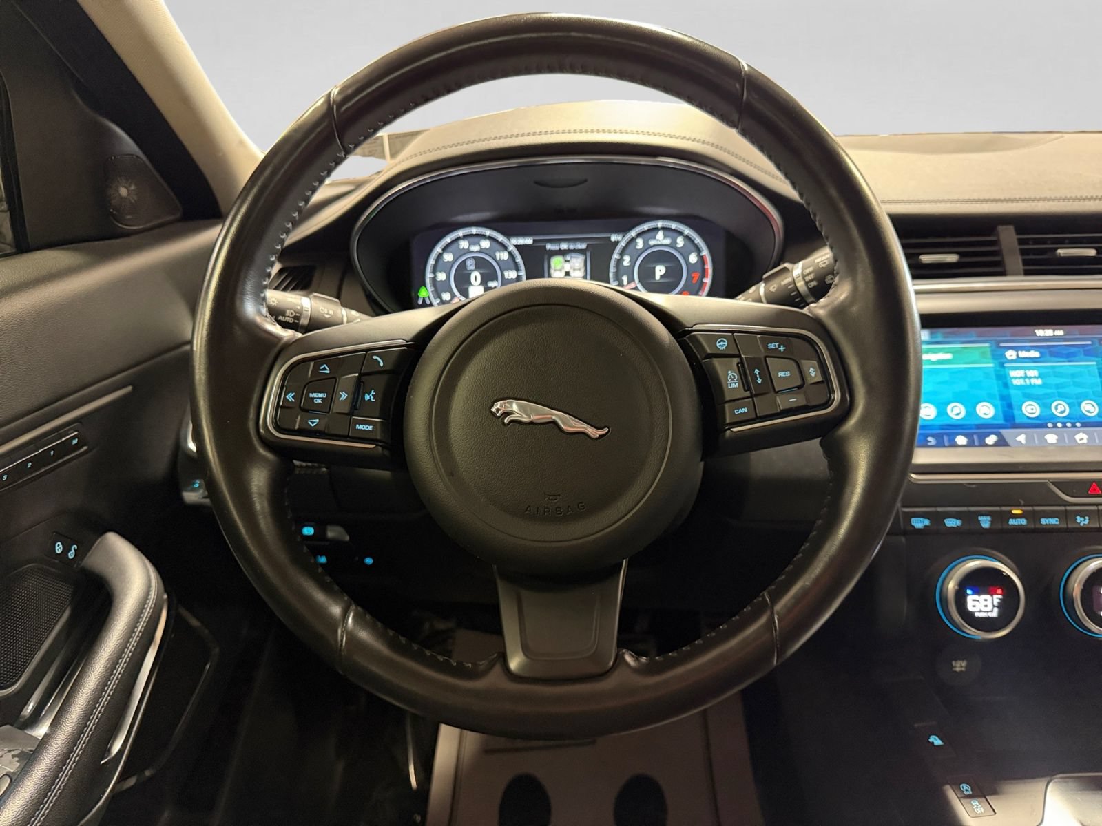 Used 2018 Jaguar E-PACE SE AWD/4WD image 19