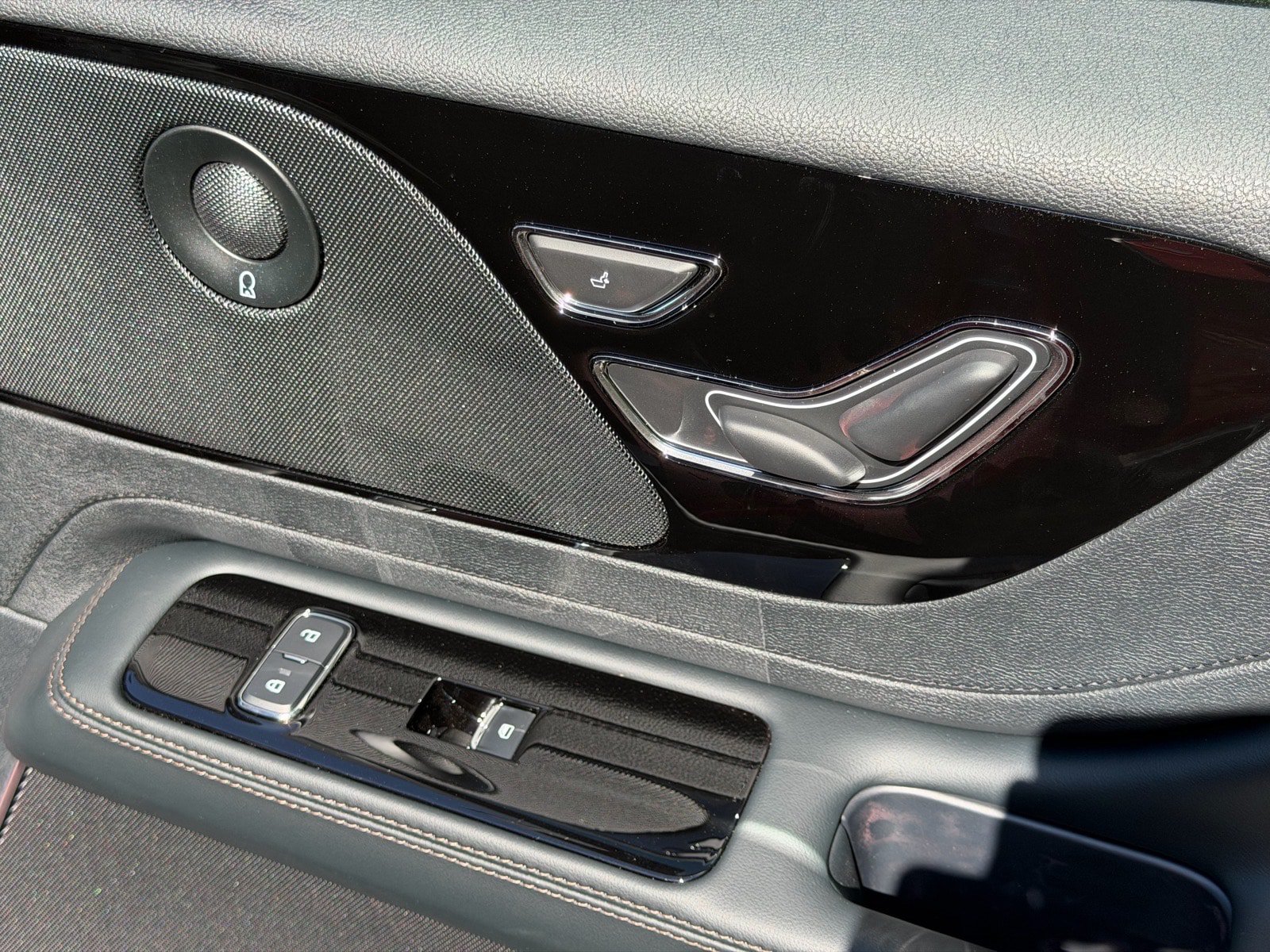 New 2026 Lincoln Aviator Reserve AWD/4WD image 13