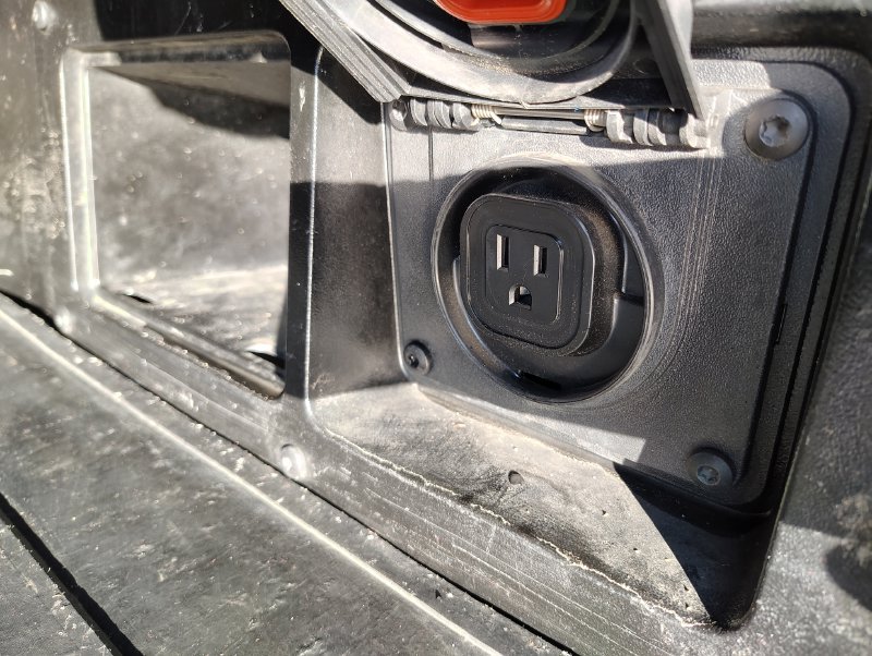 Used 2018 Toyota Tacoma TRD Sport AWD/4WD image 18