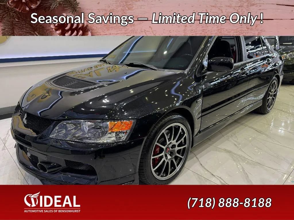 Used 2006 Mitsubishi Lancer Evolution Evolution IX Sedan 4D image 3