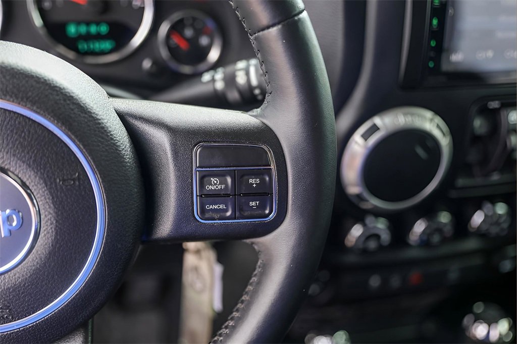 Used 2016 Jeep Wrangler Unlimited Sahara w/ Connectivity Group image 13