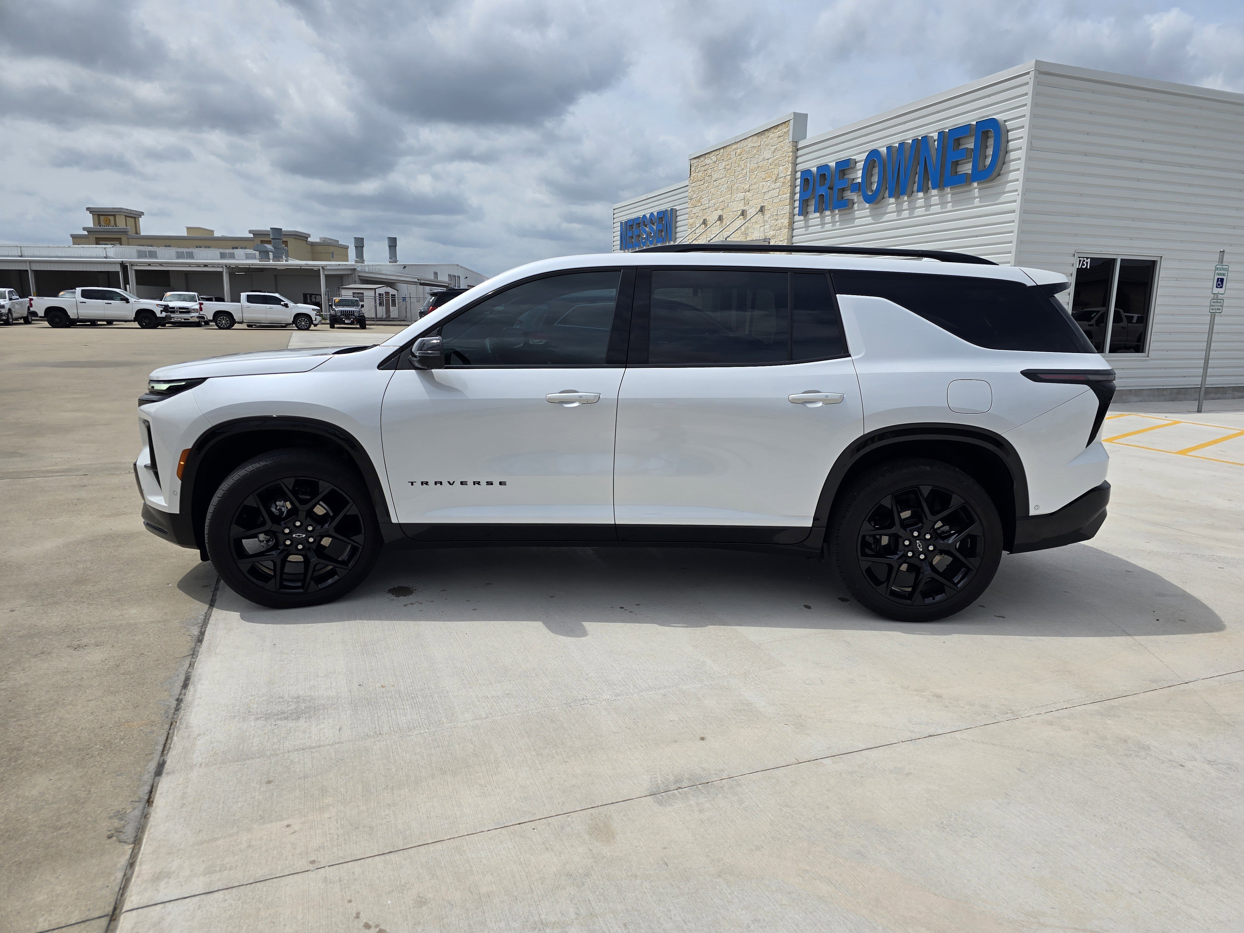 Used 2024 Chevrolet Traverse RS w/ LPO, Floor Liner Package image 6