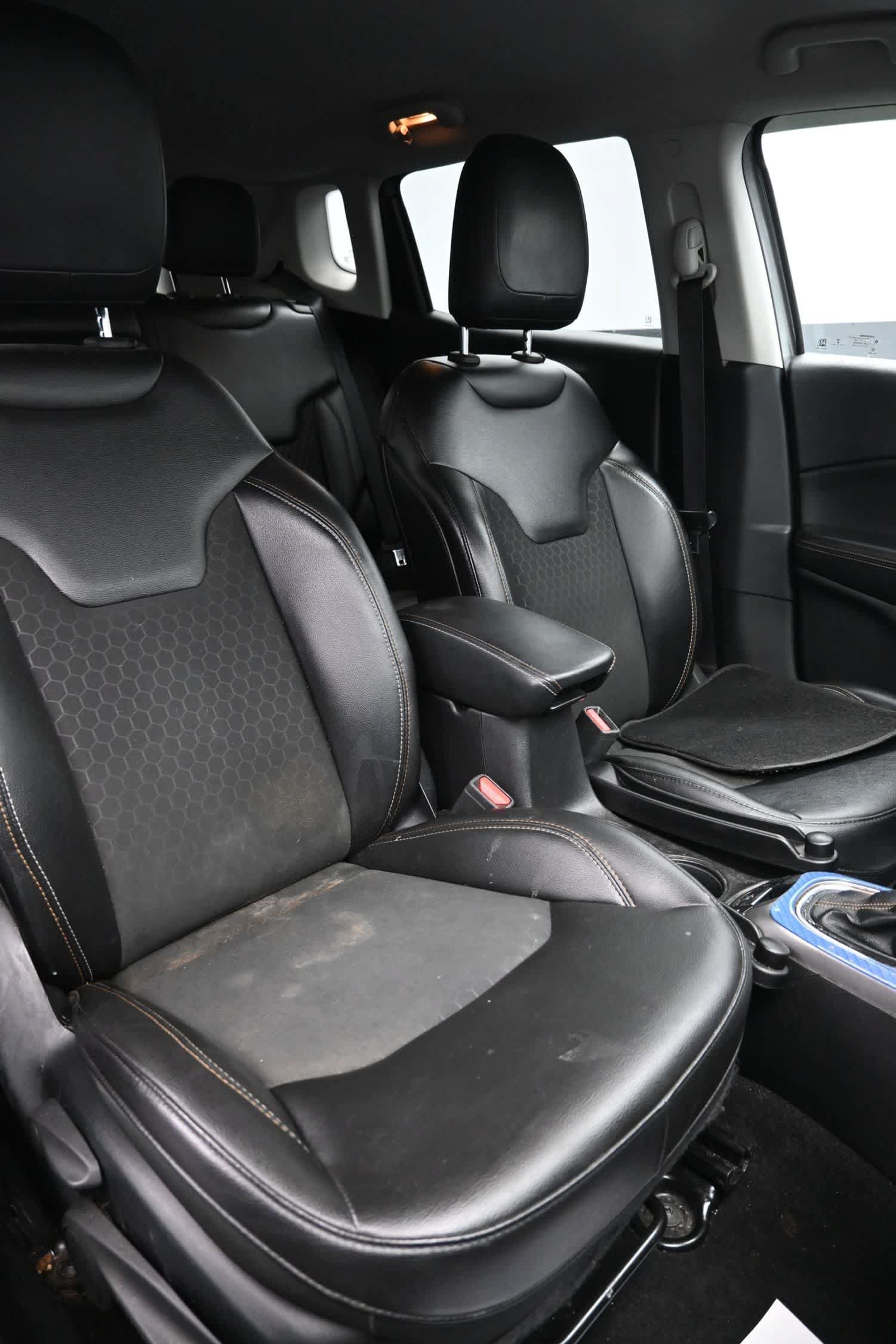 Used 2018 Jeep Compass Latitude w/ Popular Equipment Group AWD/4WD image 22