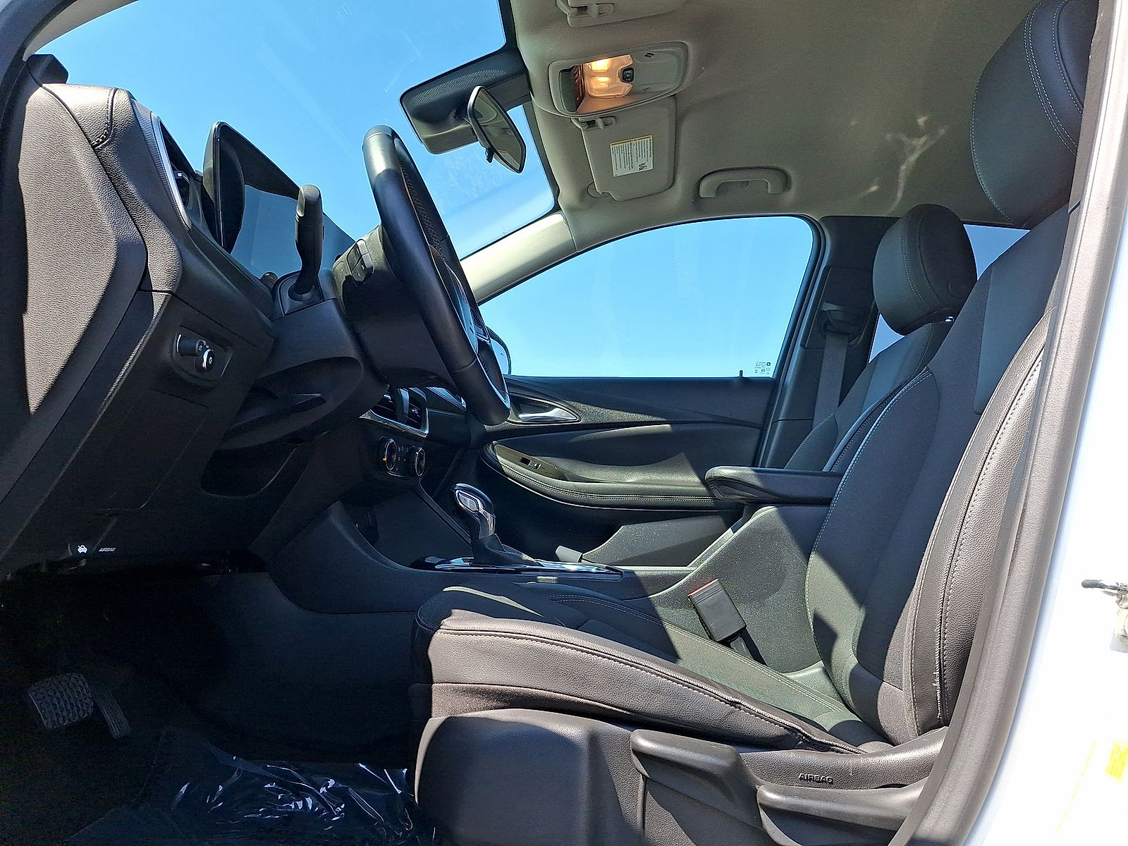 Used 2024 Buick Encore GX Preferred FWD image 11