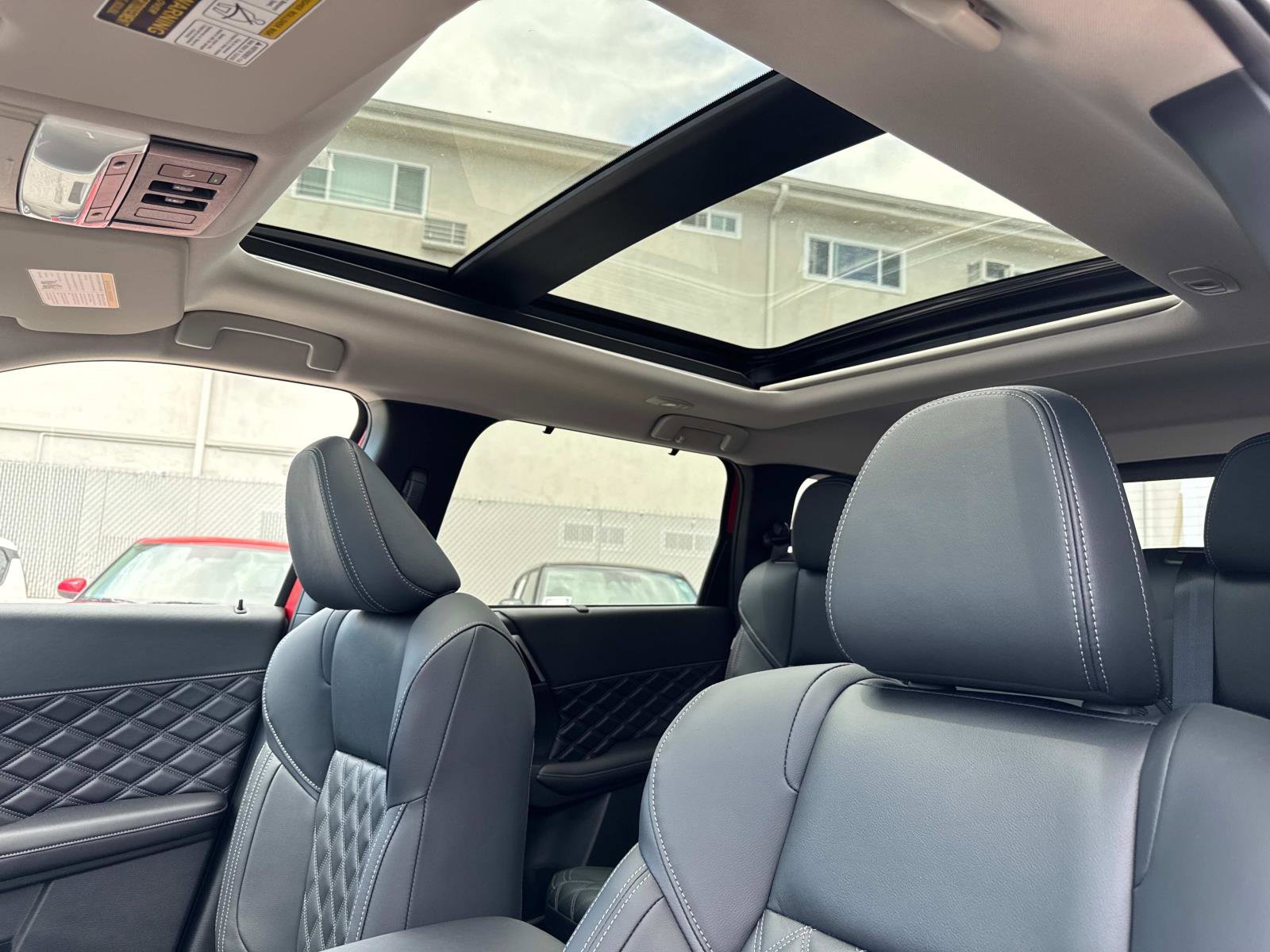 New 2025 Mitsubishi Outlander 4WD Plug-In Hybrid image 11