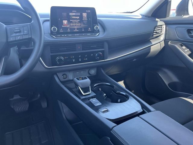 Used 2025 Nissan Rogue S FWD image 14