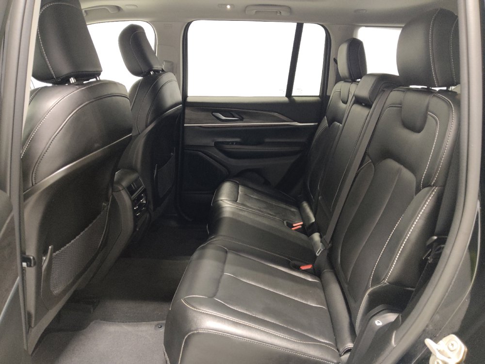 Used 2023 Jeep Grand Cherokee Limited AWD/4WD image 18