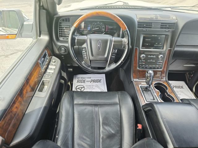 Used 2015 Lincoln Navigator 4WD image 11