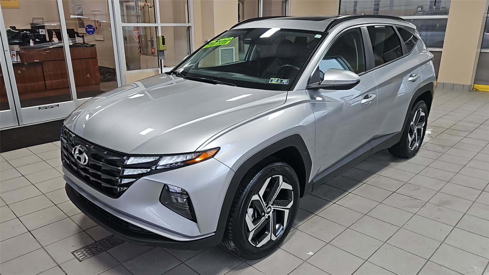 Used 2023 Hyundai Tucson SEL w/ Convenience Package image 3