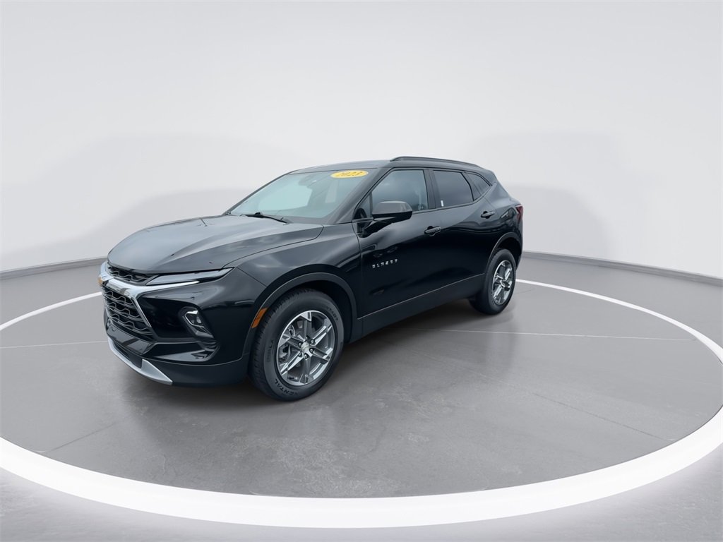 Used 2023 Chevrolet Blazer LT w/ Convenience Package image 4