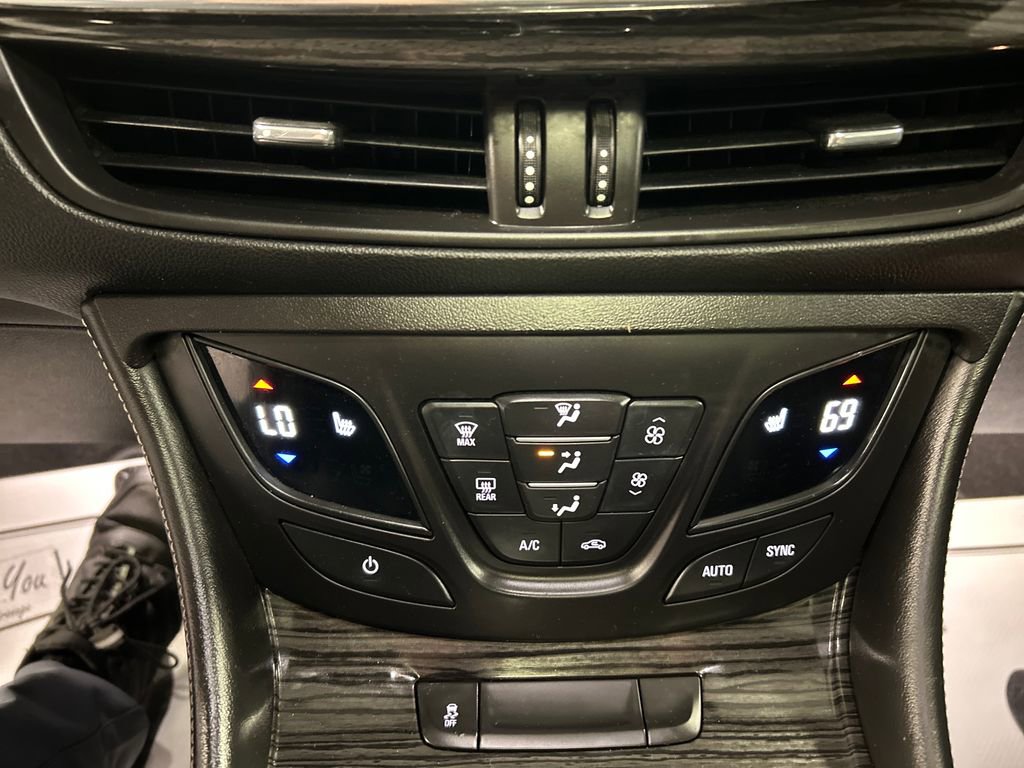 Used 2017 Buick Envision Essence FWD image 17