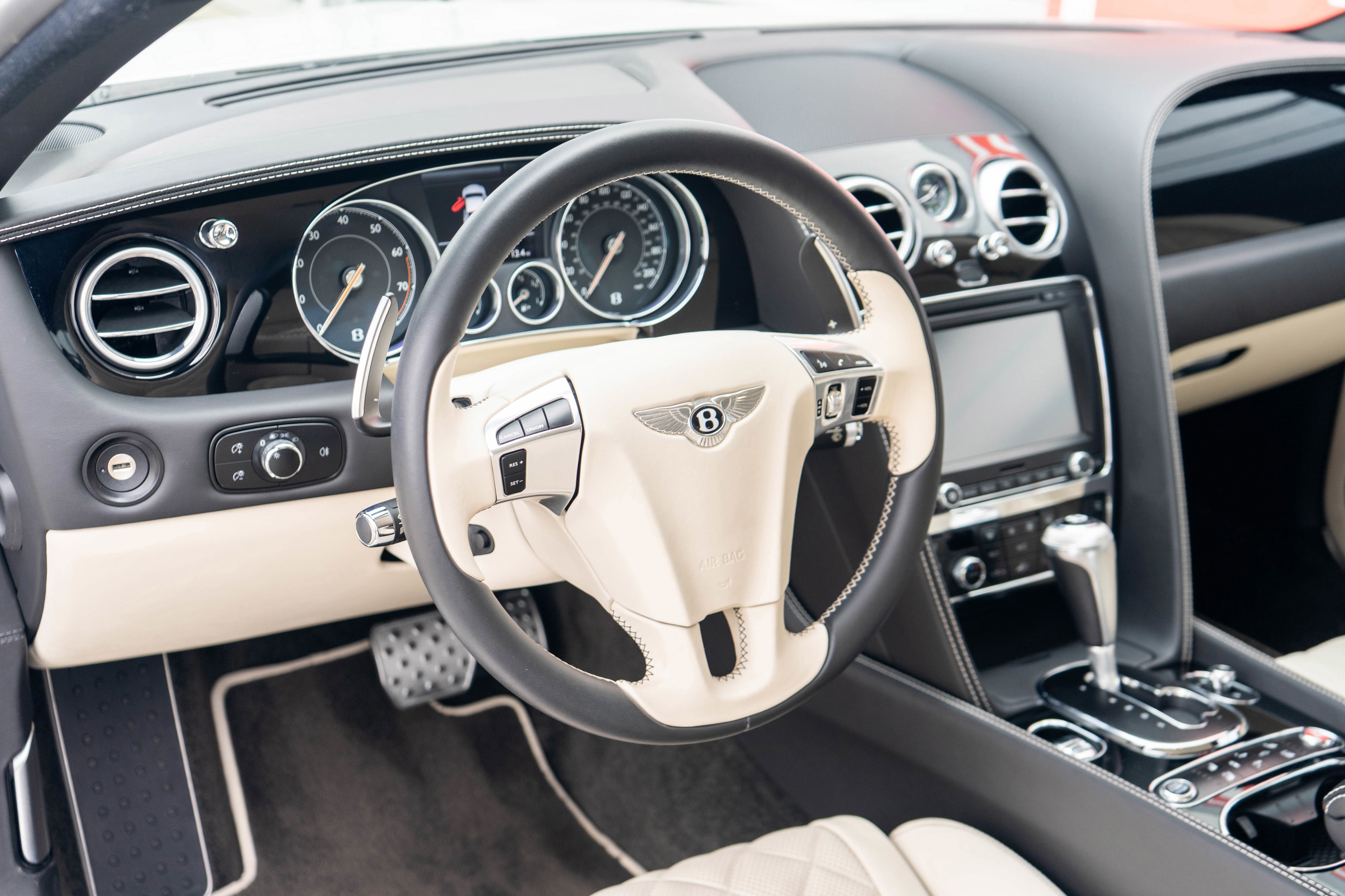 Used 2017 Bentley Continental GT AWD/4WD image 12