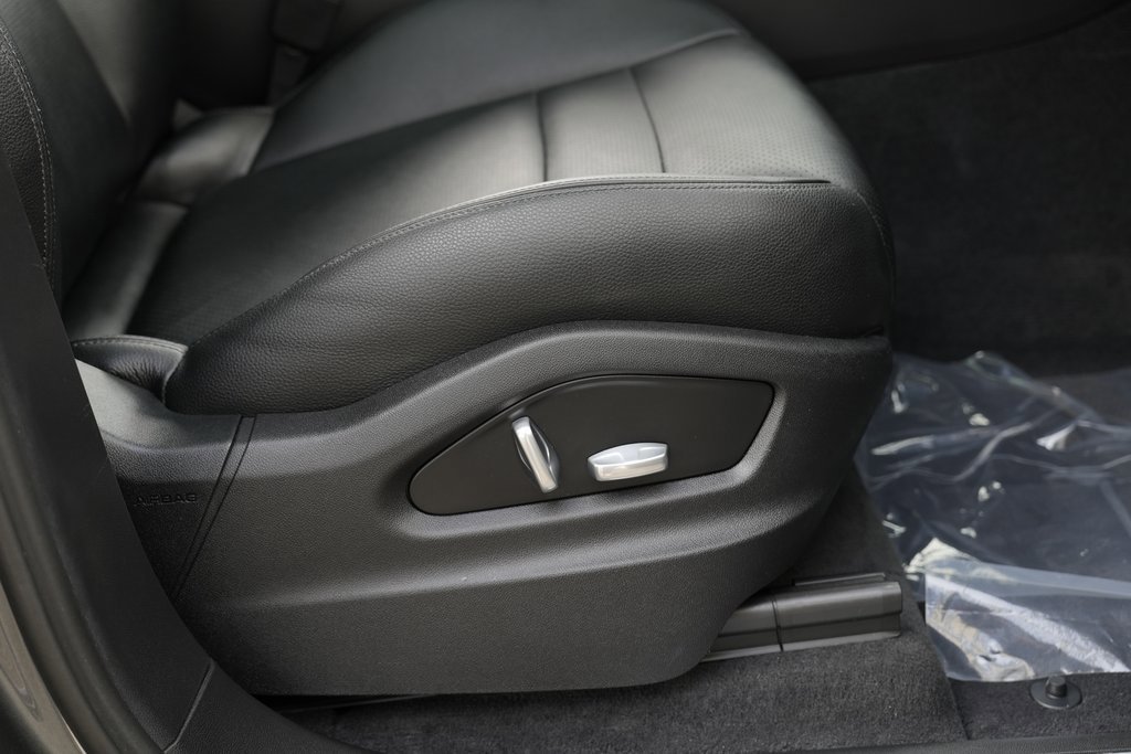 Used 2020 Porsche Cayenne image 37