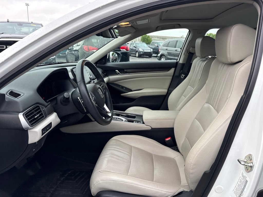 Used 2019 Honda Accord Touring image 17