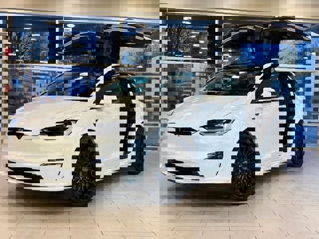 Used 2022 Tesla Model X Plaid image 1