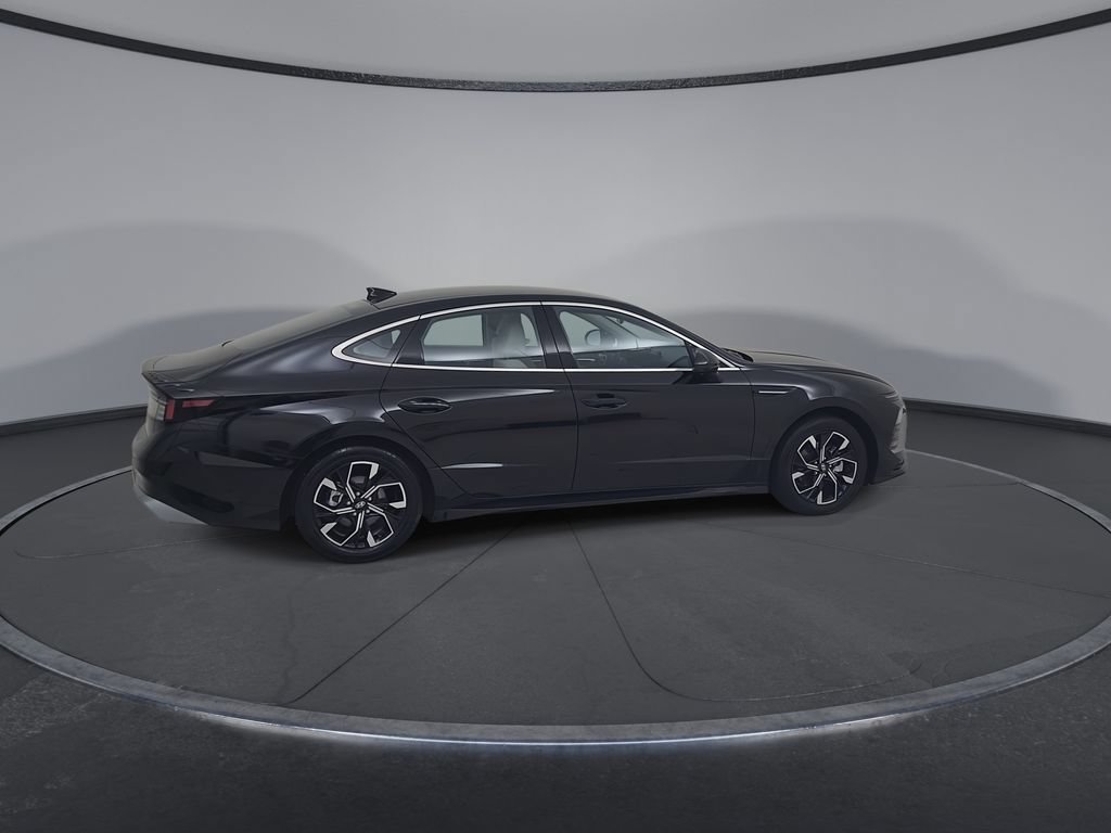 Used 2025 Hyundai Sonata SEL FWD image 17