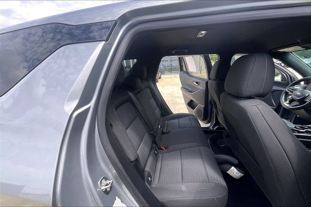 Used 2026 Chevrolet Equinox LT FWD image 24