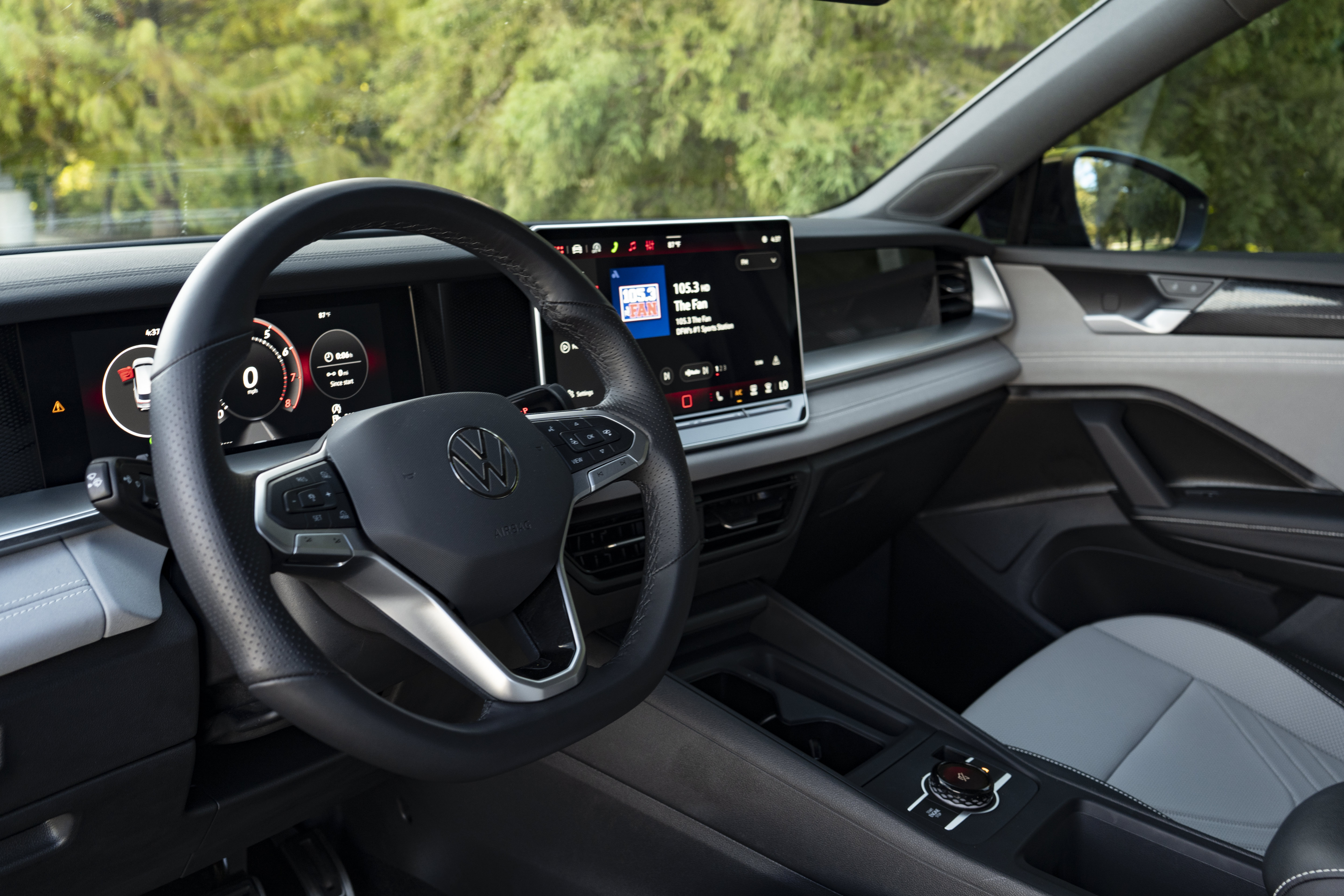 Certified 2026 Volkswagen Tiguan SE R-Line FWD image 15