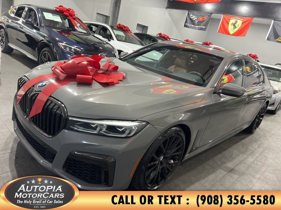 Used 2022 BMW 740i w/ M Sport Package RWD image 2
